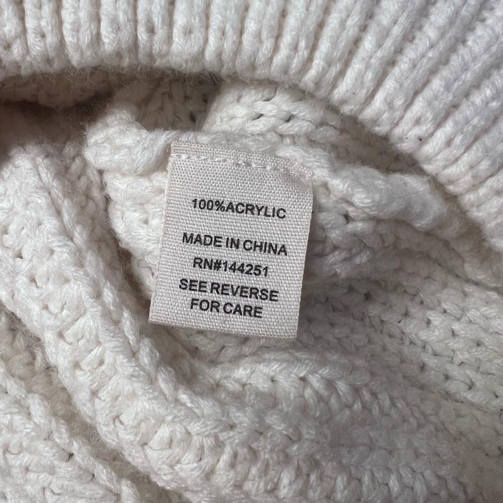 EUC Moon and Madison white crop sweater oversized turtleneck size M - Picture 3 of 5